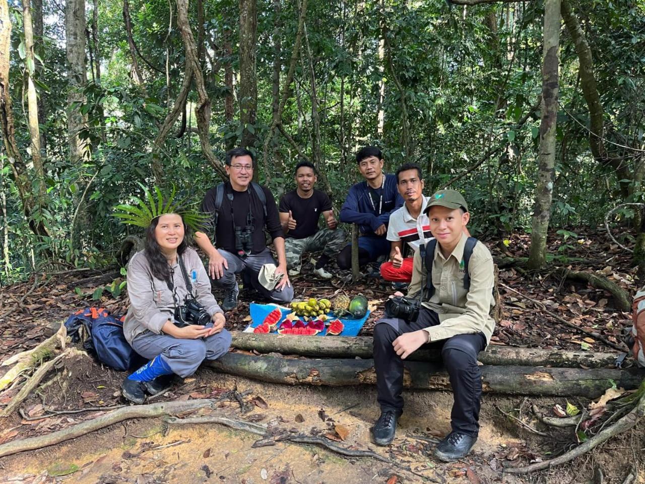 Pongo Guest House & Jungle Trekking Bukit Lawang Esterno foto