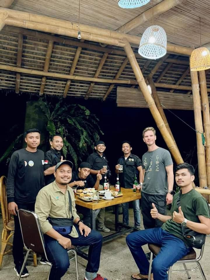 Pongo Guest House & Jungle Trekking Bukit Lawang Esterno foto