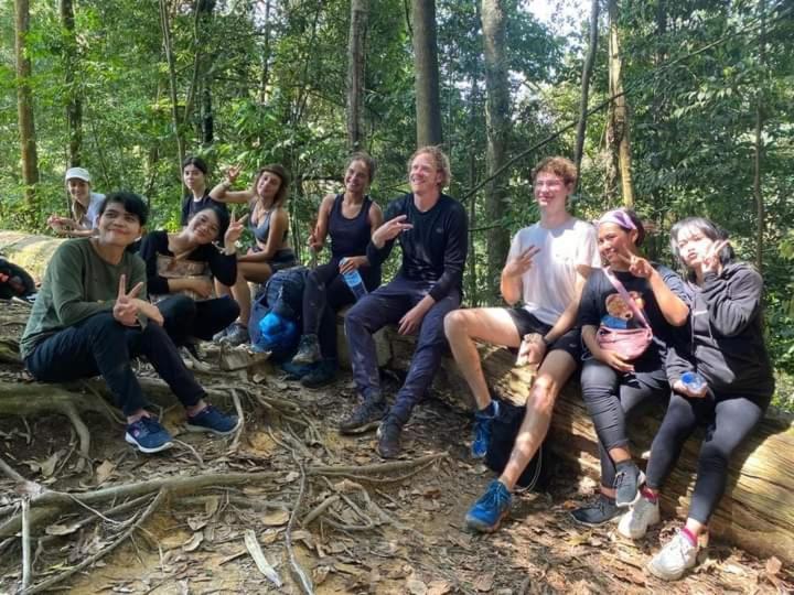 Pongo Guest House & Jungle Trekking Bukit Lawang Esterno foto